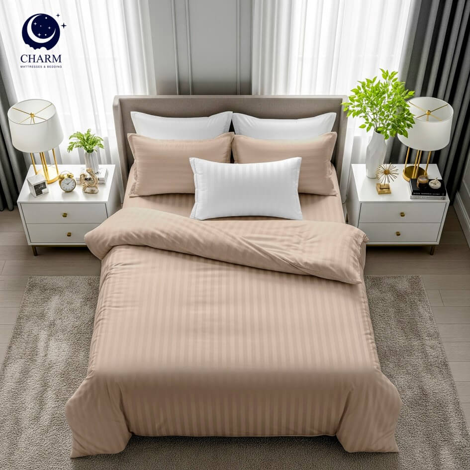 ชุดเครื่องนอน 5 ฟุต 6 ชิ้น CHARM ผ้าซาตินลายริ้ว สีเบจ_3